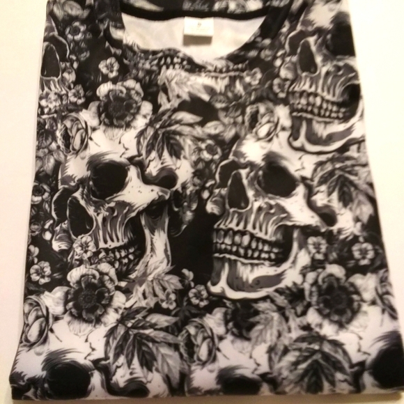 NWOT Skull Shirt Size Small - Picture 8 of 8